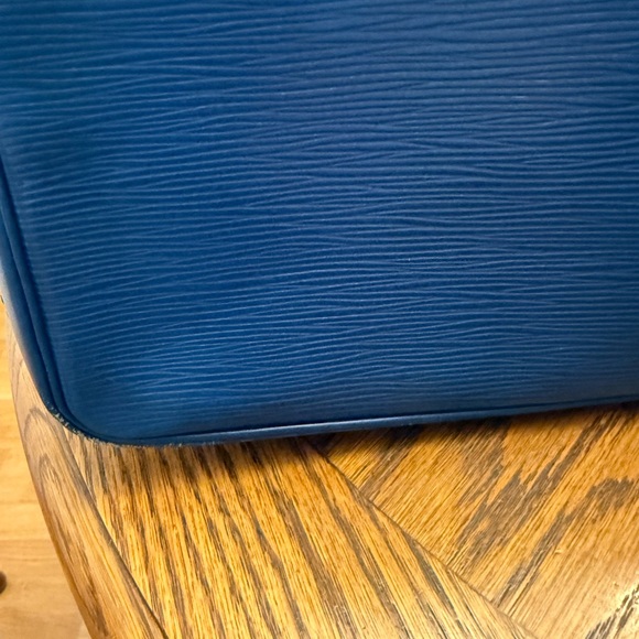 Louis Vuitton Blue Epi Noe GM - Picture 7 of 10